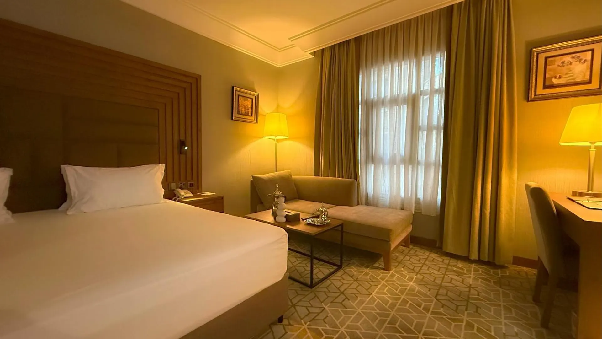 Crown Town Hotel Jeddah 4*,