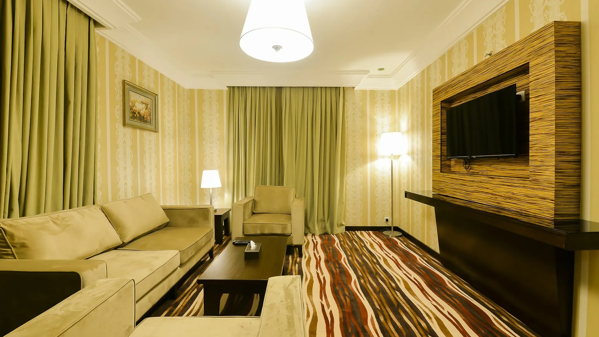 ג'דה Crown Town Hotel 4*,